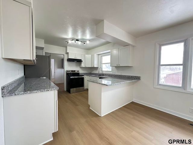 731 N 57th Street, Lincoln, NE 68505