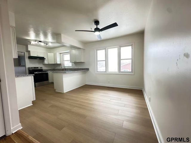 731 N 57th Street, Lincoln, NE 68505