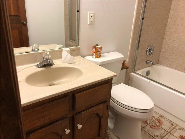 7090 Williamsburg Drive, Riverdale, GA 30274