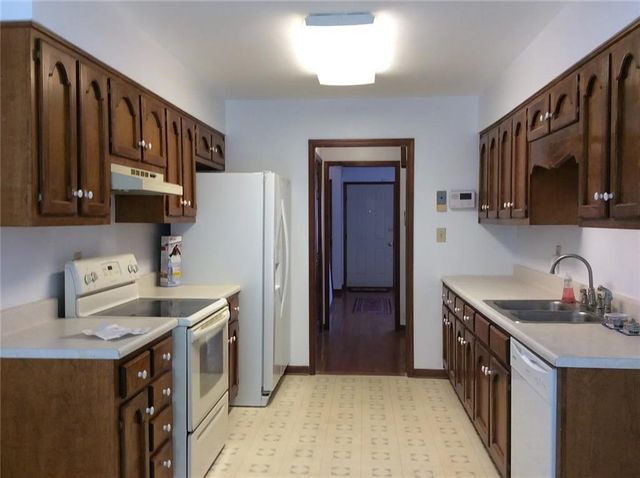 7090 Williamsburg Drive, Riverdale, GA 30274