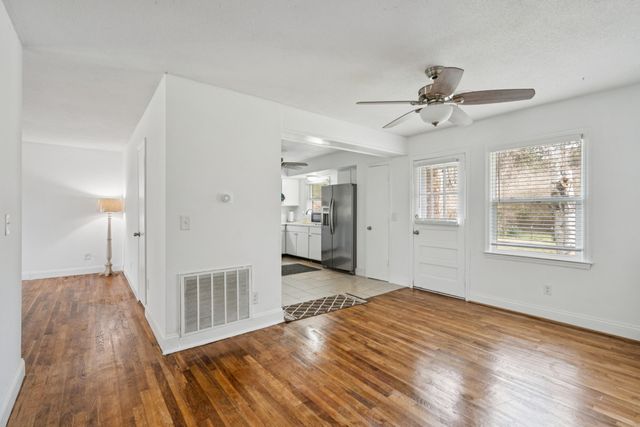 5070 Sc 165, Hollywood, SC 29449