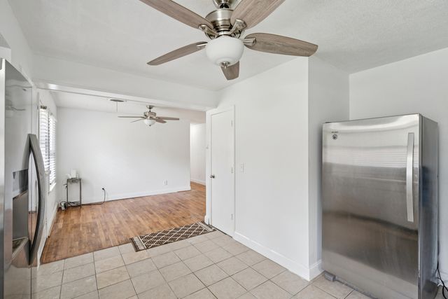 5070 Sc 165, Hollywood, SC 29449