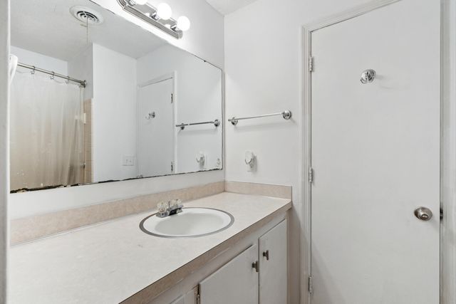 5070 Sc 165, Hollywood, SC 29449