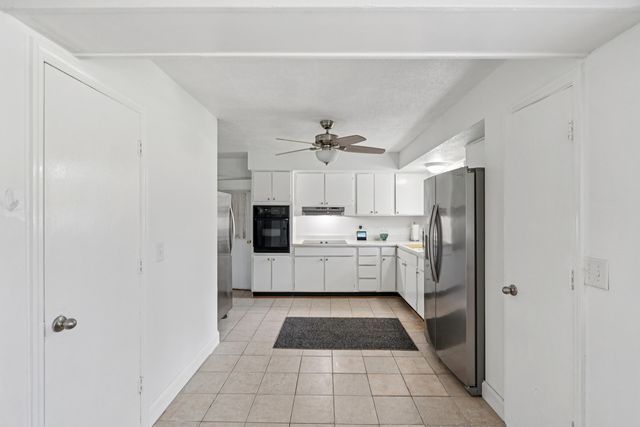 5070 Sc 165, Hollywood, SC 29449