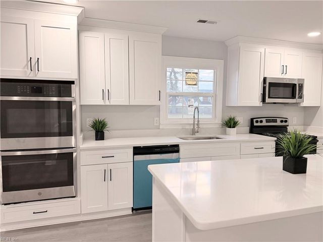 102 Foxcroft RD, Suffolk, VA 23435