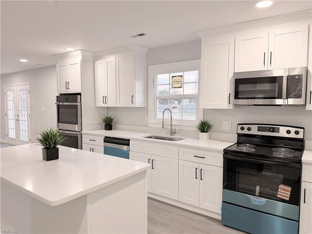 102 Foxcroft RD, Suffolk, VA 23435