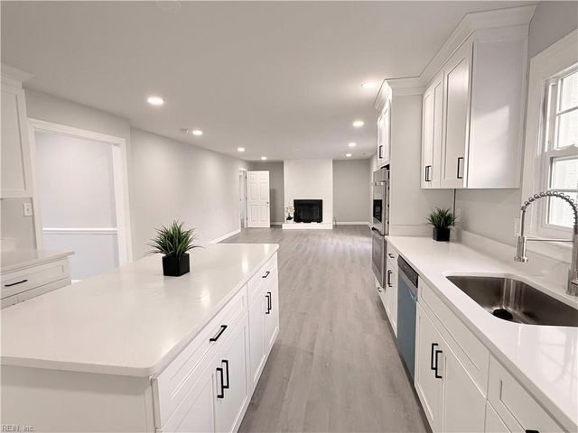 102 Foxcroft RD, Suffolk, VA 23435