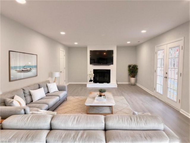 102 Foxcroft RD, Suffolk, VA 23435