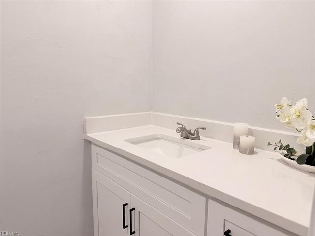 102 Foxcroft RD, Suffolk, VA 23435