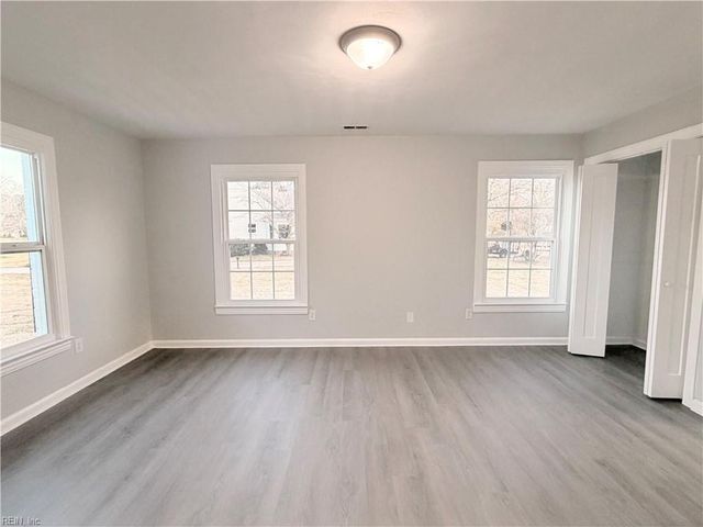 102 Foxcroft RD, Suffolk, VA 23435