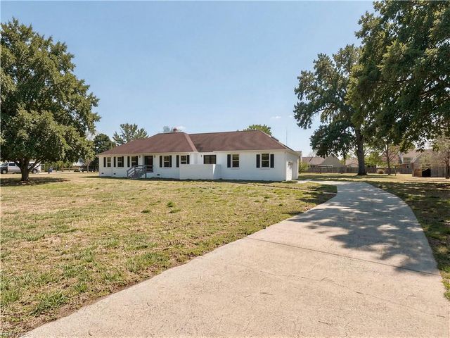 102 Foxcroft RD, Suffolk, VA 23435