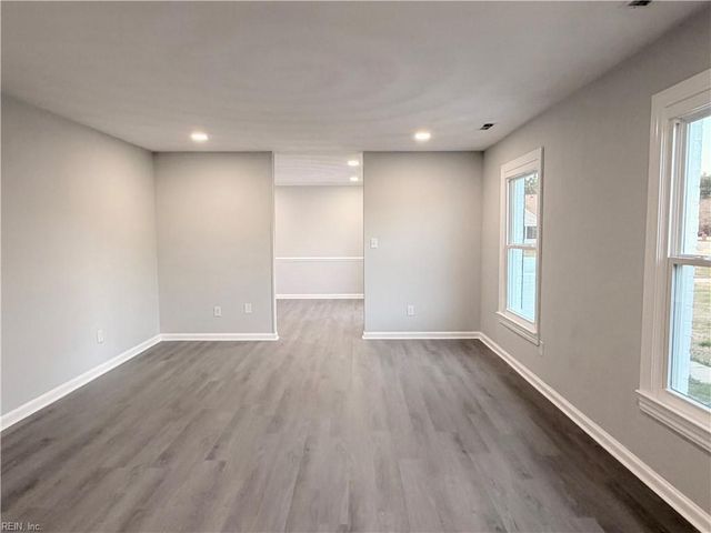 102 Foxcroft RD, Suffolk, VA 23435