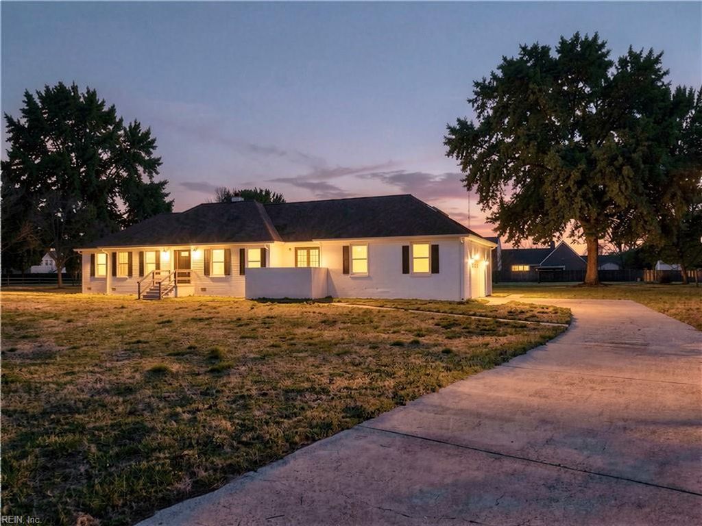 102 Foxcroft RD, Suffolk, VA 23435