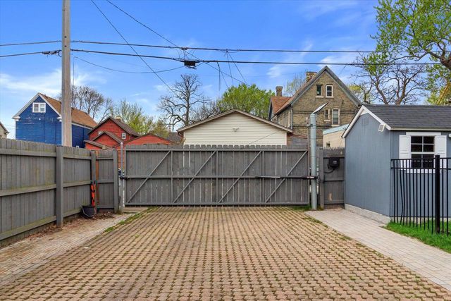 1821 N Vel R Phillips AVENUE, Milwaukee, WI 53212