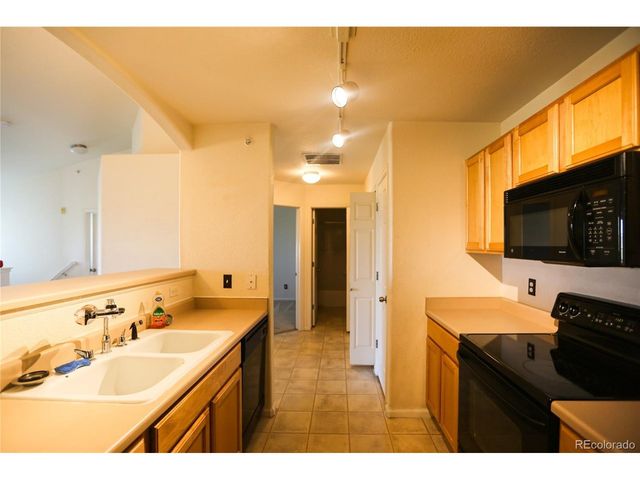 5255 Memphis St 921, Denver, CO 80239