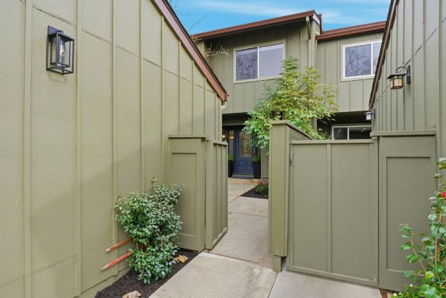 104 Walnut Hill Court, Los Gatos, CA 95032