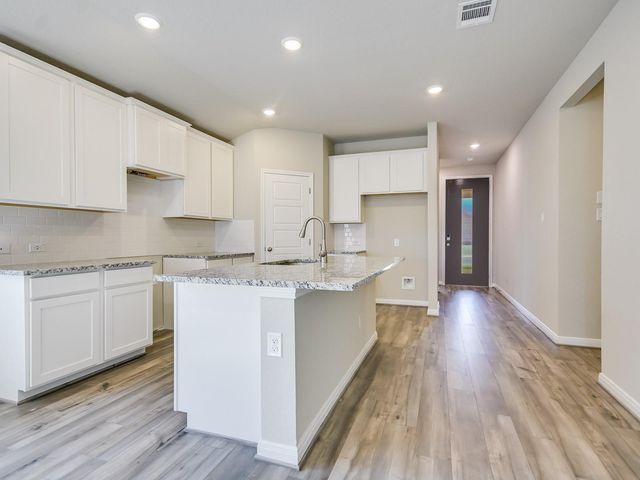 807 Universal DR, Hutto, TX 78634