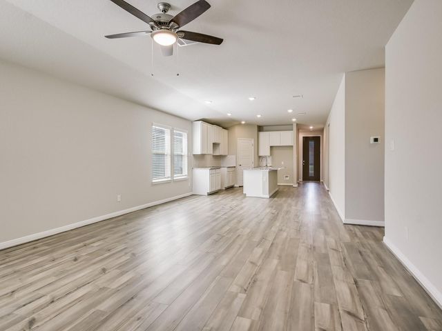 807 Universal DR, Hutto, TX 78634