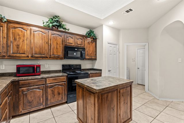 2208 Priscella Drive, Fort Worth, TX 76131