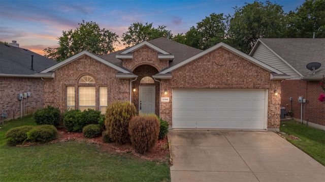 2208 Priscella Drive, Fort Worth, TX 76131
