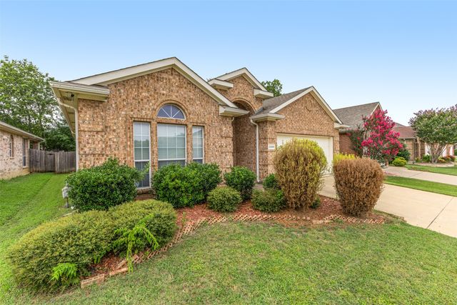 2208 Priscella Drive, Fort Worth, TX 76131