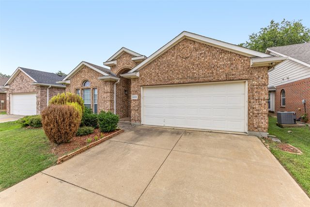 2208 Priscella Drive, Fort Worth, TX 76131