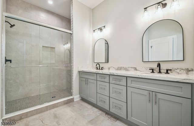 3 Bristol Ridge Rd, Boonton Twp., NJ 07005