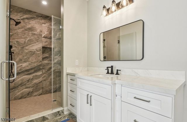 3 Bristol Ridge Rd, Boonton Twp., NJ 07005