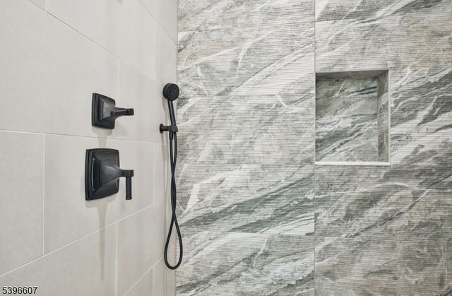 3 Bristol Ridge Rd, Boonton Twp., NJ 07005