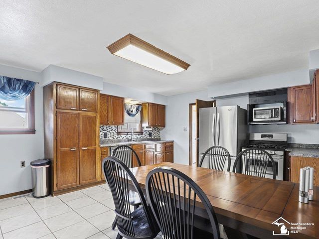 978 Streetman Street, Erie Twp, MI 48133