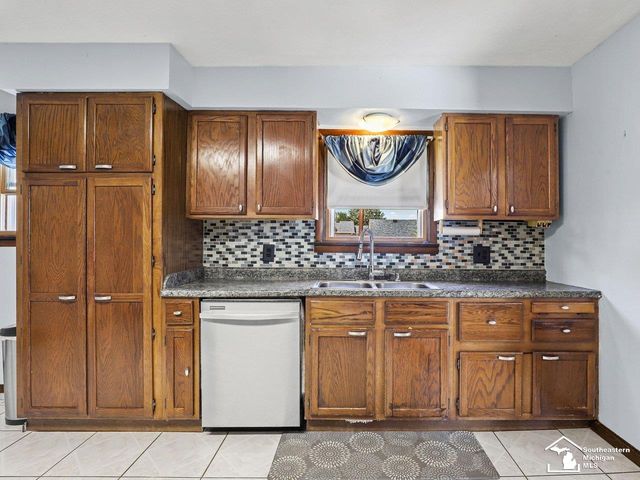 978 Streetman Street, Erie Twp, MI 48133