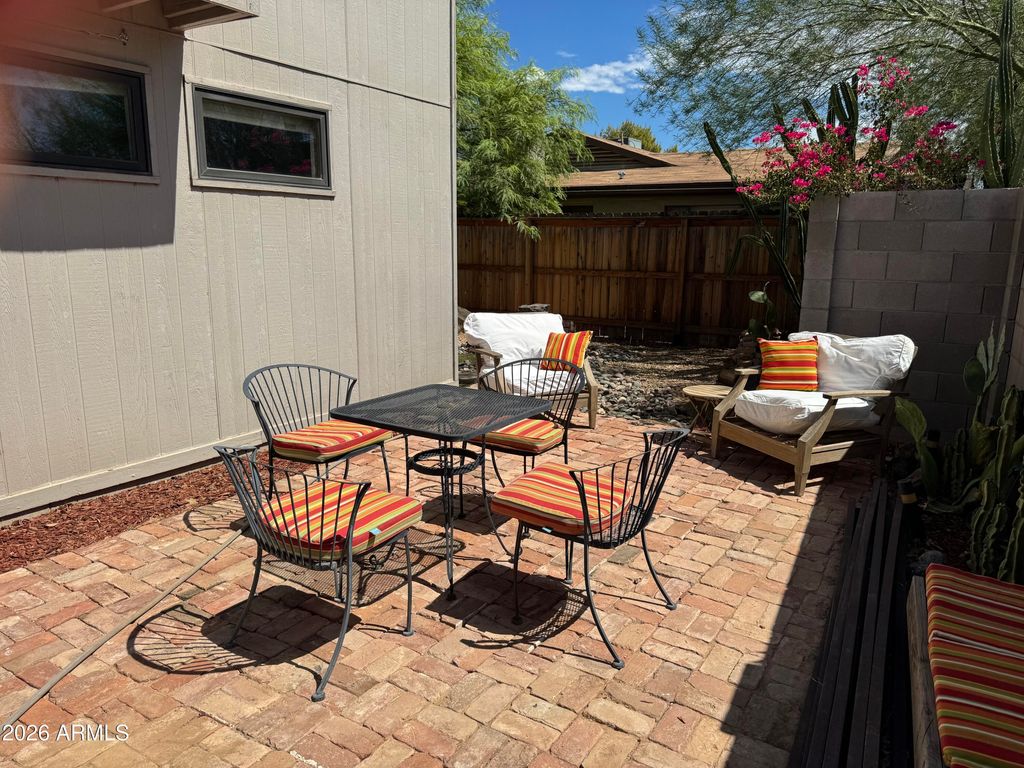 4002 W SAN JUAN Avenue, Phoenix, AZ 85019 — photo 4