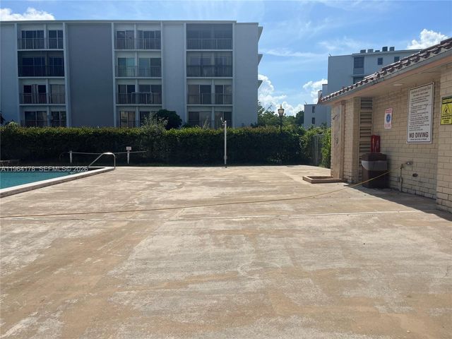 8730 N Sherman Cir 302, Miramar, FL 33025