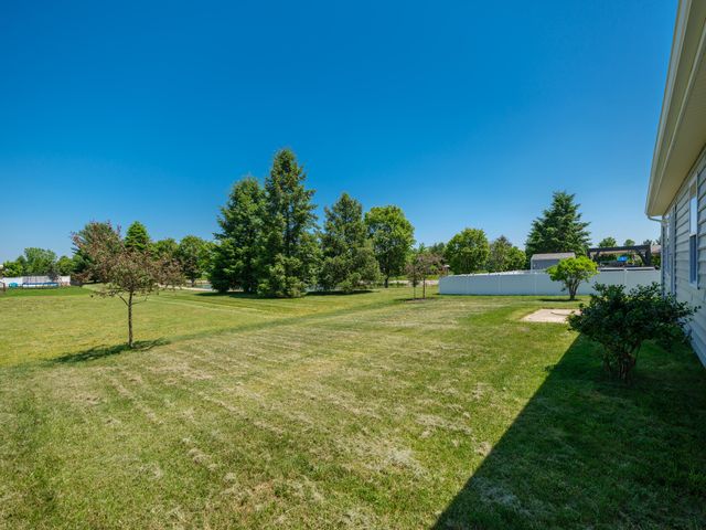 1108 Gardner Pond Lane, Vicksburg, MI 49097