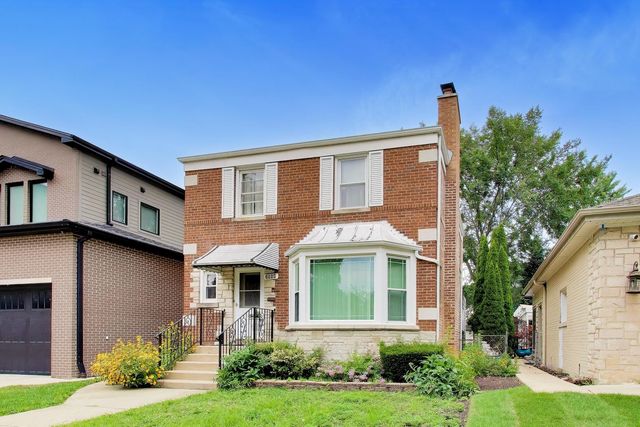 2908 W Birchwood Avenue, Chicago, IL 60645