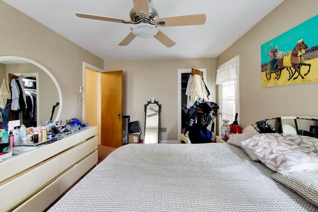 2908 W Birchwood Avenue, Chicago, IL 60645