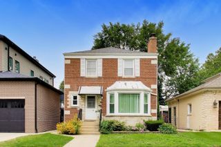 2908 W Birchwood Avenue, Chicago, IL 60645
