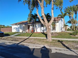 401 SE 5th St, Dania Beach, FL 33004
