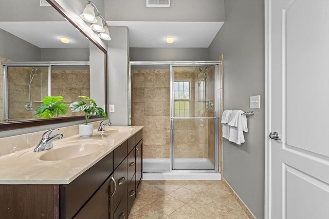 57 Townsend Blvd 57, Westborough, MA 01581