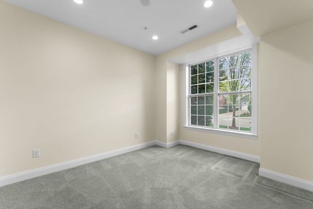 57 Townsend Blvd 57, Westborough, MA 01581