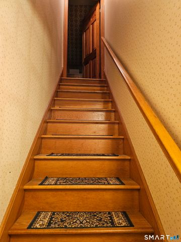 98 Hogs Back Road, Oxford, CT 06478