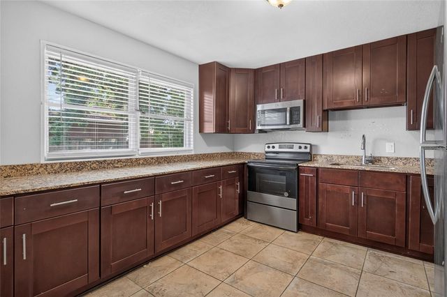 3615 W ROGERS AVENUE, Tampa, FL 33611