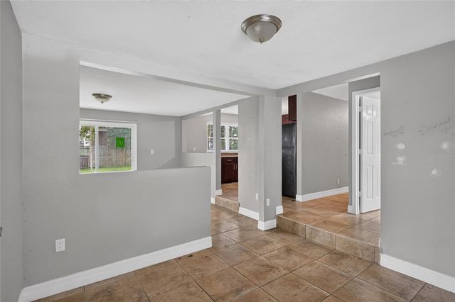3615 W ROGERS AVENUE, Tampa, FL 33611
