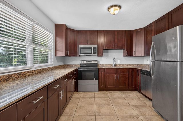 3615 W ROGERS AVENUE, Tampa, FL 33611