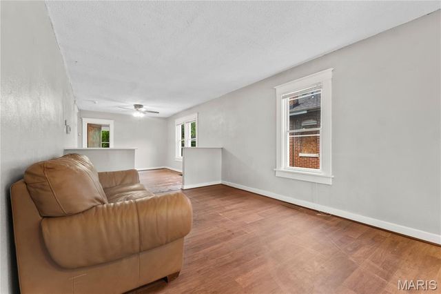 7022 Edison Avenue, St Louis, MO 63121