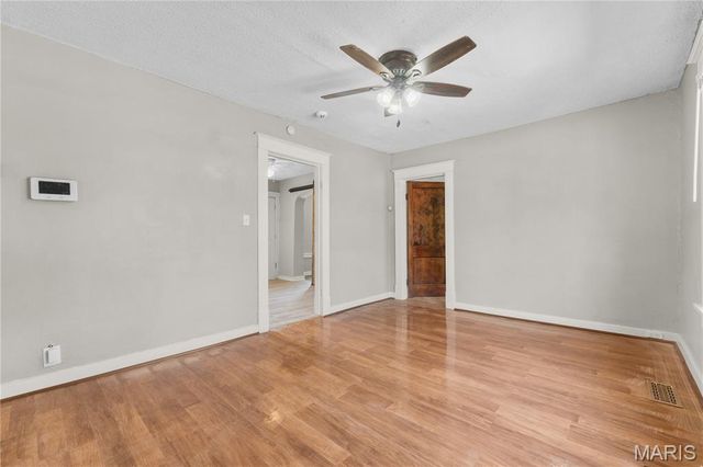 7022 Edison Avenue, St Louis, MO 63121