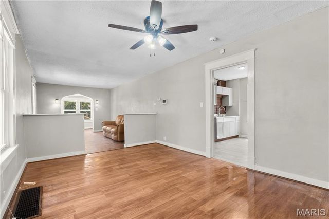 7022 Edison Avenue, St Louis, MO 63121