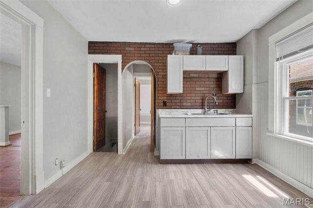 7022 Edison Avenue, St Louis, MO 63121