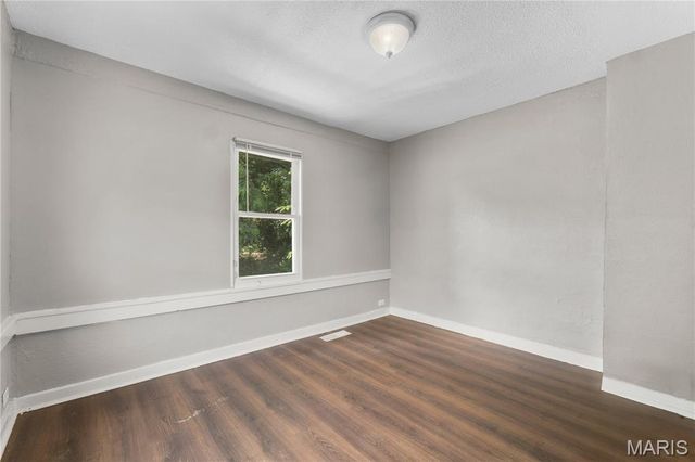 7022 Edison Avenue, St Louis, MO 63121