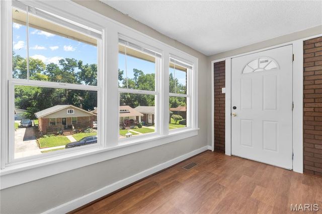 7022 Edison Avenue, St Louis, MO 63121
